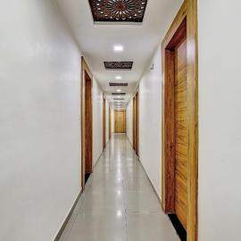 Naroda에 위치한 호텔 Hotel O Maple view