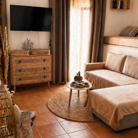 Glykofilousa luxury house