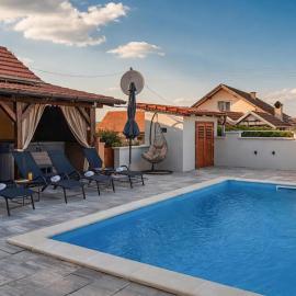 Stunning Home In Kutina With Sauna, hotel in Kutina
