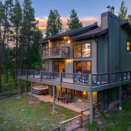 Silver Lining Lodge I Amazing Views I Hot Tub I Sauna I Activity Program, hotel v destinaci Tabernash