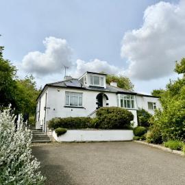 Auchnacree Luxury Villa - Edinburgh - Free Parking & SuperFast WiFi - 4BR Sleeps 8