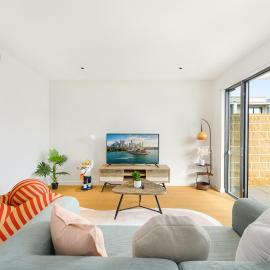 Brand New 3-Level Family Home for 10 &Box Hill