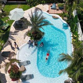 Chon's Dock Homestay & House Lease - Outdoor Pool & Chill Vibes, hotel u gradu Pan Tiet