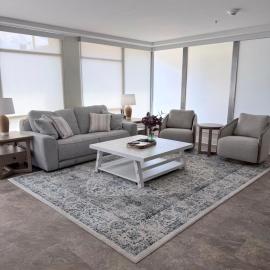 Newly renovated Apartment with King Bed and Free parking