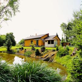 House with sauna and hot tub, hotel in Jindřichŭv Hradec