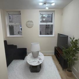 1 BEDROOM APARTMENT - West YORKSHIRE, hotell i Cleckheaton