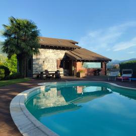Villa Victoria - Happy Rentals, hotel en Argegno