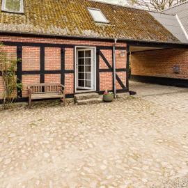 2 Bedroom Lovely Apartment In Kolind, hotel en Kolind