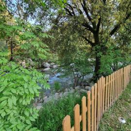 NOUVEAU - Logement insolite ! Maison en bord de rivière