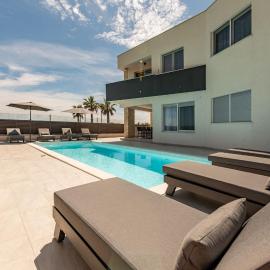 Villa Amfora with heated pool, wellness and tennis