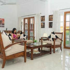 Stylish 2BHK at Costa Montage - 100m walk to beach, hotel i Navelim