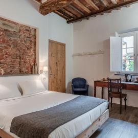Room Corte Carbonaio - Affitti Brevi Italia, hotel in Lucca