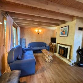 CONFORTABLE CHALET INDIVIDUEL SUR PYRENEES 2000, hotel in Font-Romeu