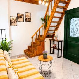 La Vita Village House, хотел в Doukádes