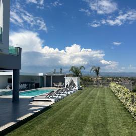 Maria Luxury Villa, хотел в Lékhaion