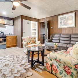 Metro Detroit Home Base w/ Yard, Pets Welcome!