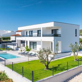 Villa Ikic ZadarVillas, Hotel in Debeljak