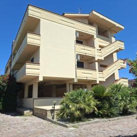 Magico Apartments - 450m dalla spiaggia, hotel a Capo dʼOrlando