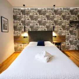 Near Hull Royal Infirmary Amber Serviced Rooms Self Check-In and Shared Kitchen, Hotel in Hull