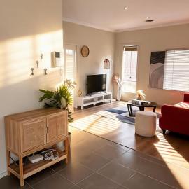 Cozy 4-Bedroom Home|Peaceful & Convenient Location, hotel in Truganina