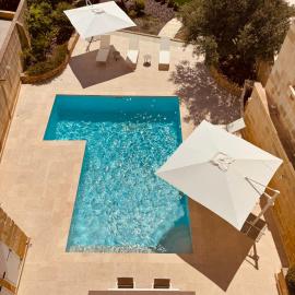 Luxury Gozo Villa with Private Pool & Sunset Views, khách sạn ở Għasri