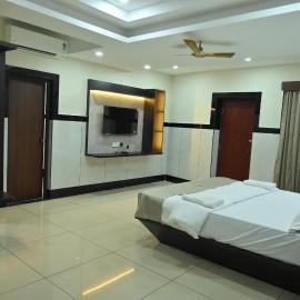 Kamath Yatri Nivas Plus, hotel em Māvalli