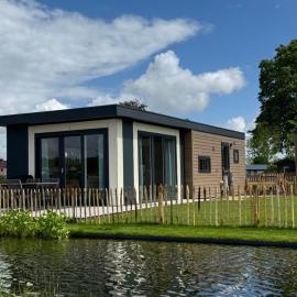 Chalet Heide - Ufer am Wasser, hotel di Brüggen