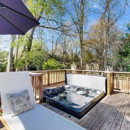 Dartwood Dunes Dunes Lakes Union Pier Hot Tub: Union Pier şehrinde bir otel