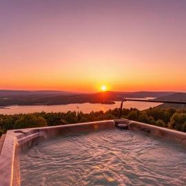 Fish Tales Cabin with a private hot tub, Hotel in Bryant