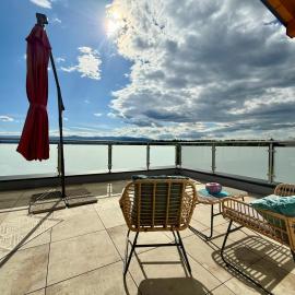 McHome Neues und sonniges Doppelhaus, Top 1 mit grosse Terrasse und E-Ladestation in Dobl bei Graz, hotel en Dobl