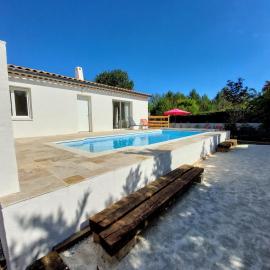 Villa neuve avec piscine chauffée en Provence verte 3 étoiles