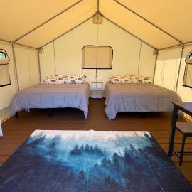 Diamond Glamping tent - tent site #10 – hotel w mieście Klamath