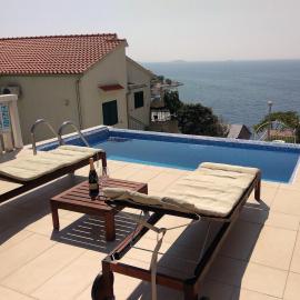 Apartments Jana, hotelli kohteessa Primošten