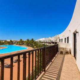 Apartamento T2 Moderno com Varandas em Santa Maria, hotel v mestu Prainha