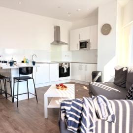 The Delta Residence Croydon - 15 Min to Gatwick - 15 Min to Central London, hotel di Croydon