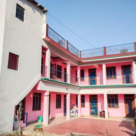 rana guest house، فندق في جوشيماث