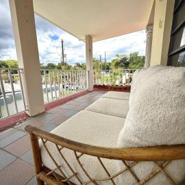 Authentic Local Stay 3 min to Beach 2B AC