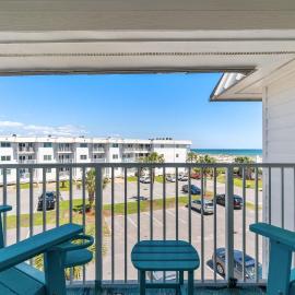 Hotel condo features beach access shared pool - near town, hotel a Fort Morgan