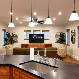 Elegant Loft Located Right On Broad Street