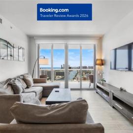Waterfront 2 BR Luxury Apartment with Ocean views in Beachfront Resort、ハランデール・ビーチのホテル