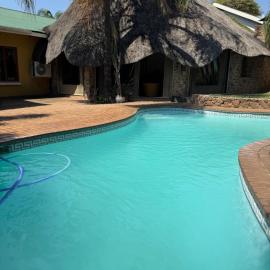 The Cottage Luxury Stay: Rustenburg şehrinde bir otel