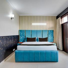 Hotel O Royal Residency