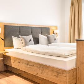 Hotel Gasthof Neuwirt, hotel em Holzkirchen