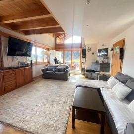Family home in Laax with stunning views, hotelli kohteessa Laax