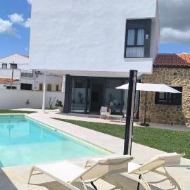 Casa Rural con piscina El Huerto del Olivo, Plasenzuela, Trujillo, Cáceres, хотел в Plasenzuela