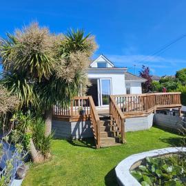 4 Bedroom House - Brixham, hotel in Brixham
