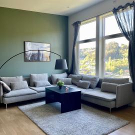 Modern 2-bedroom apartment in Lyngdal, hotel v destinaci Lyngdal