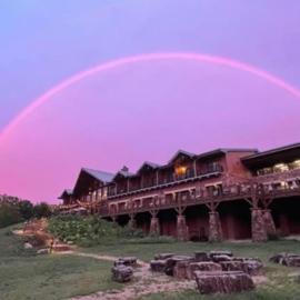 Echo Bluff State Park Lodge and Cabins, hotel en Eminence
