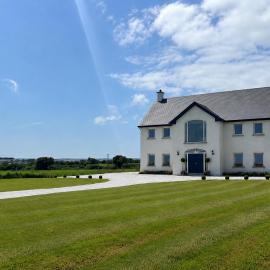 Eastbury House near Garryvoe Hotel & Ballymaloe House, Hotel in Cork