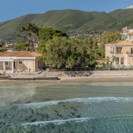 Sandy Pines Villas, Hotel in Alykes